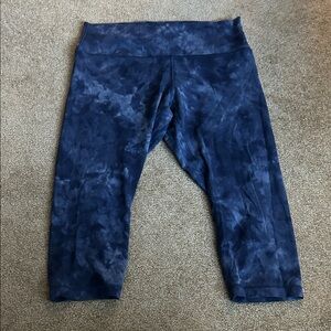 Lululemon Women’s Blue Tie-Dye Leggings